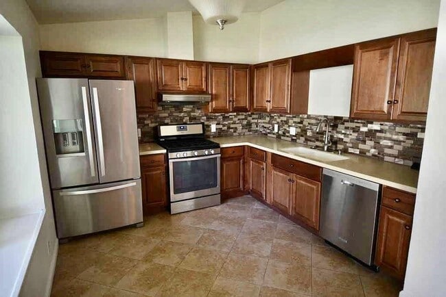 Building Photo - 6405 Clubway Ln