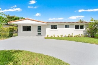 Building Photo - 3250 SW 72nd Ct