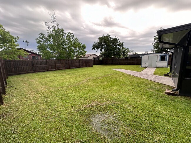 Foto del edificio - Convenient to Tyndall, less than a block t...