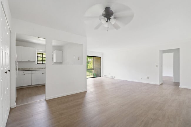 Foto del edificio - Brook Bridge Apartments