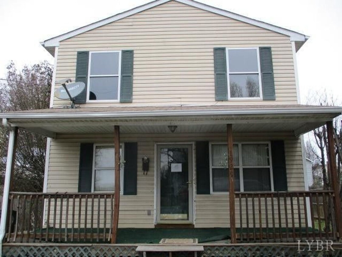 Foto principal - Spacious 4 bedroom house in Lynchburg!