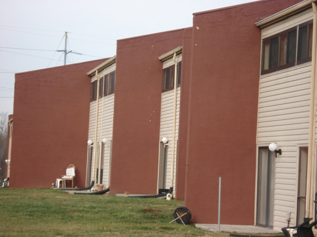 Building Photo - Cross Creek Apartments