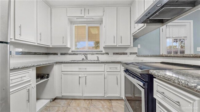 Foto del edificio - 3305 Jay Ave