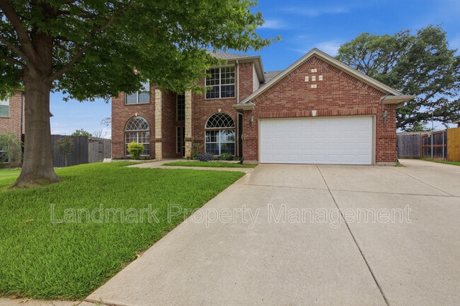 Building Photo - 2115 Lexington Dr