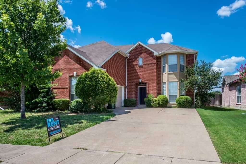 221 E Lynn Creek Dr, Arlington, TX 76002 House Rental in Arlington, TX