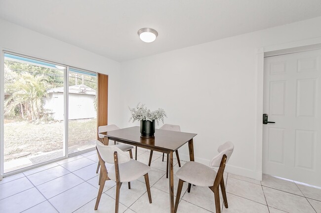 Photo - 918 Murdock Blvd House