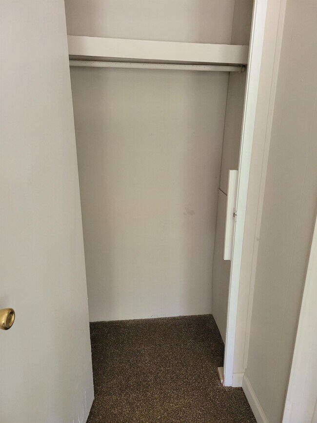 Foto del edificio - 4117 Daisy Ln