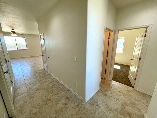 Building Photo - 5558 Eagle View Rd