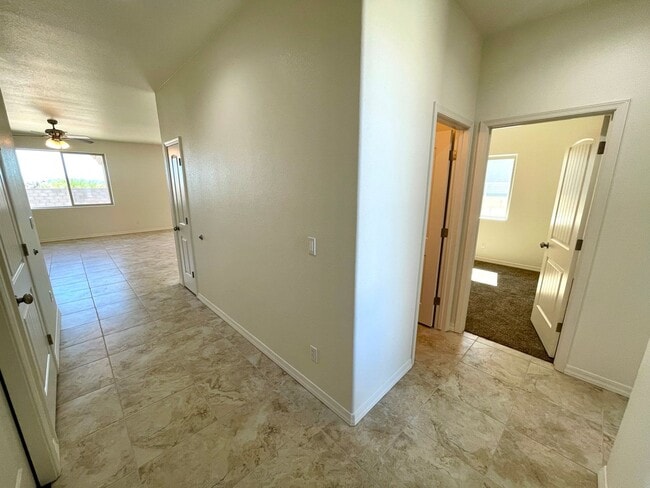 Foto del edificio - 5558 Eagle View Rd