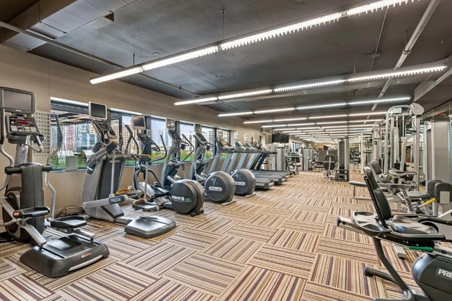 Foto del edificio - 30 E Huron St