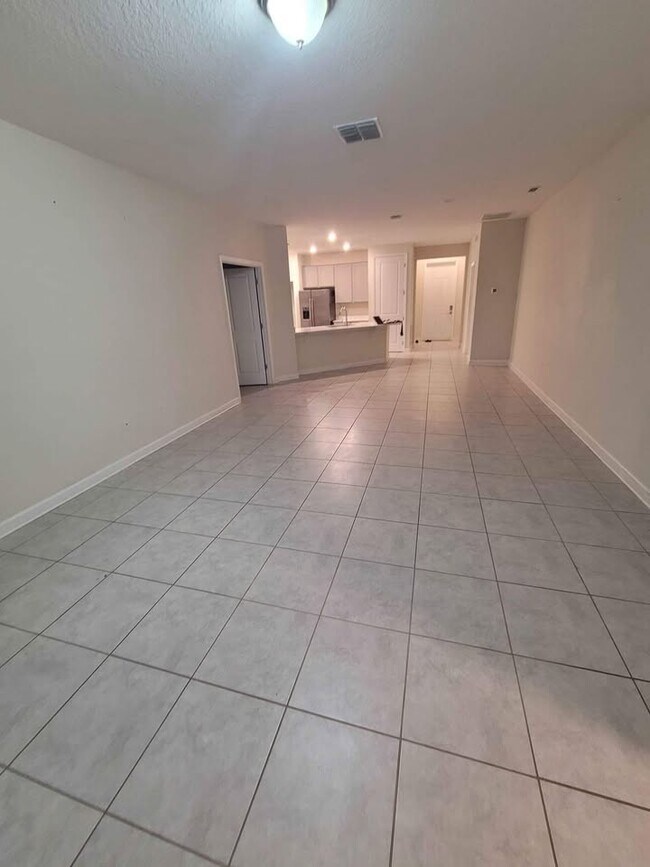 Building Photo - 741 Simone Ct