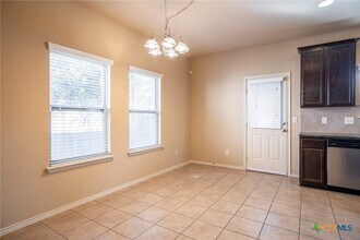 Building Photo - 433 Stonebrook Dr