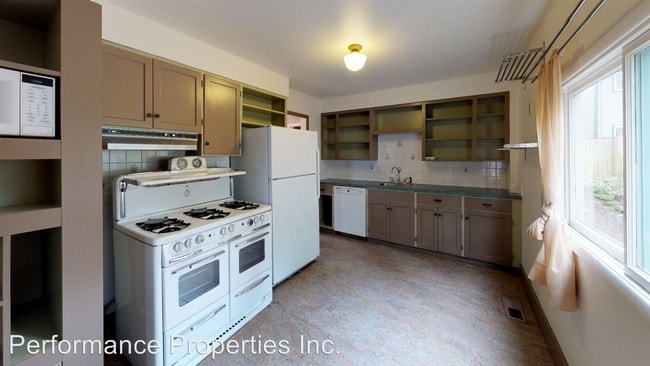 Building Photo - 3 br, 2 bath House - 2914 SE Taylor Street