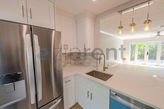 Building Photo - Unit A