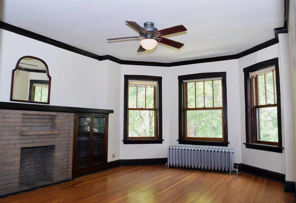 Foto principal - 4738 N Karlov Ave
