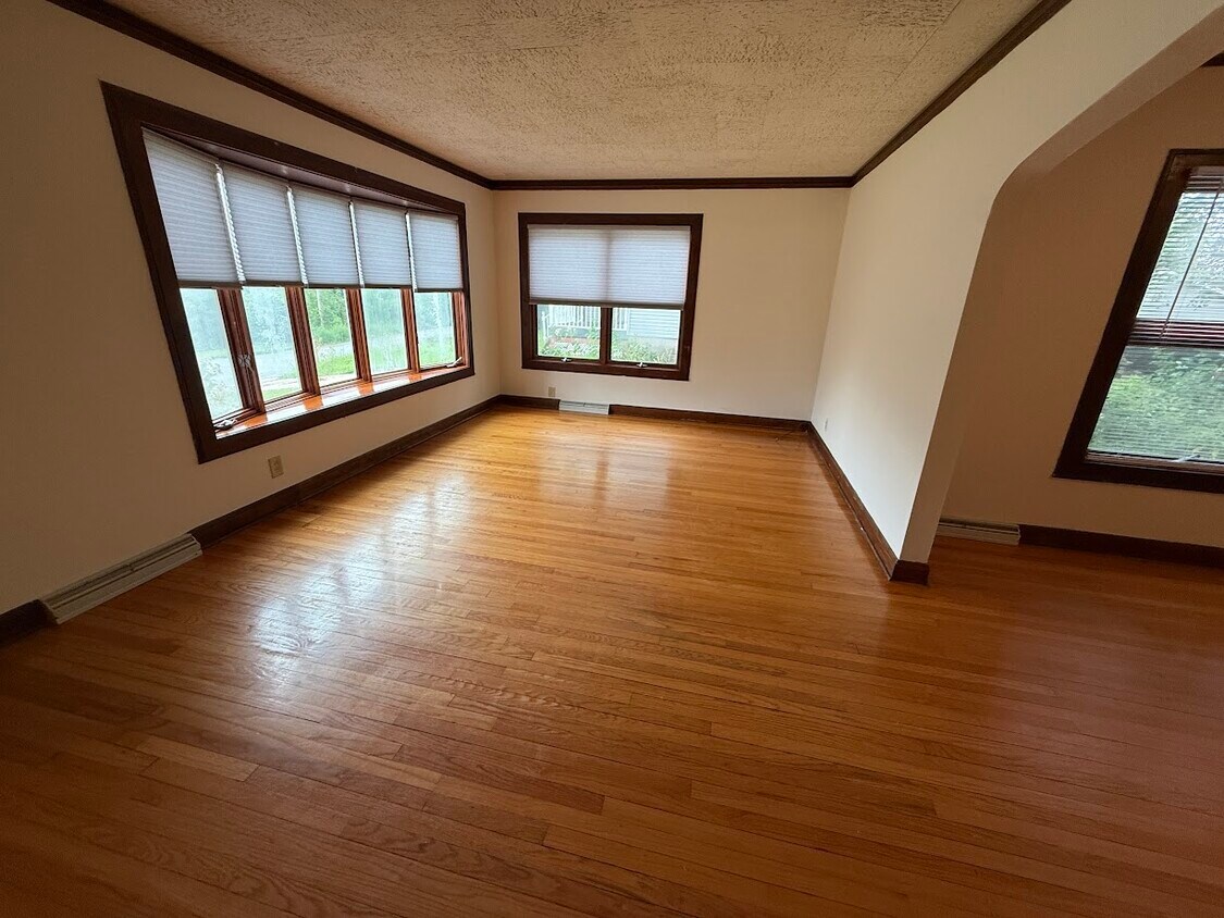 Foto principal - 3322 Ridgeway Ave