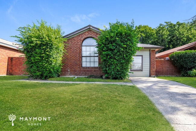 Building Photo - 4713 Poppy Dr E