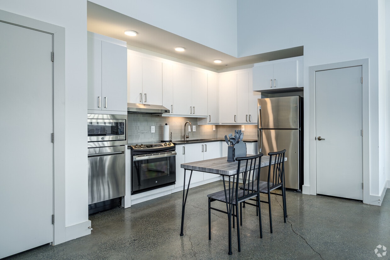 Foto principal - Lofts at Whitaker Park