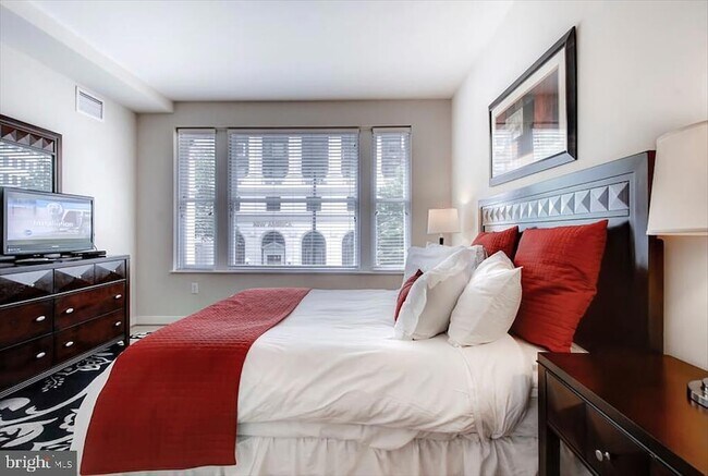 Foto del edificio - 733 15th St NW
