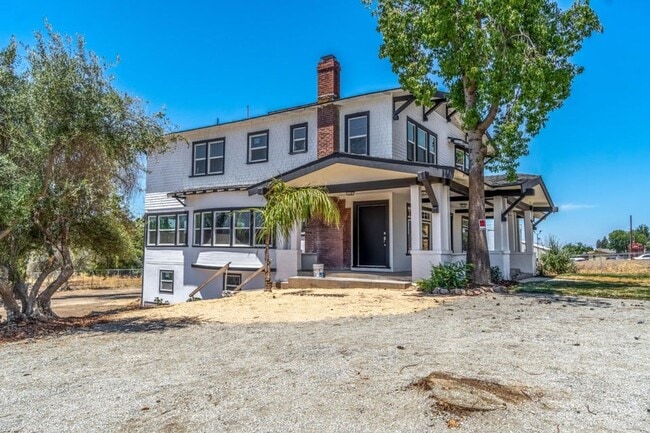 Building Photo - 1019 N Main St