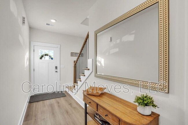 Foto del edificio - 860 Pleasant Fls Dr