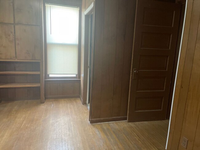 Foto del edificio - Nice 4 BR/2 BA  northwest side home!