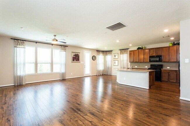 Building Photo - 16303 Copperwood Run Wy