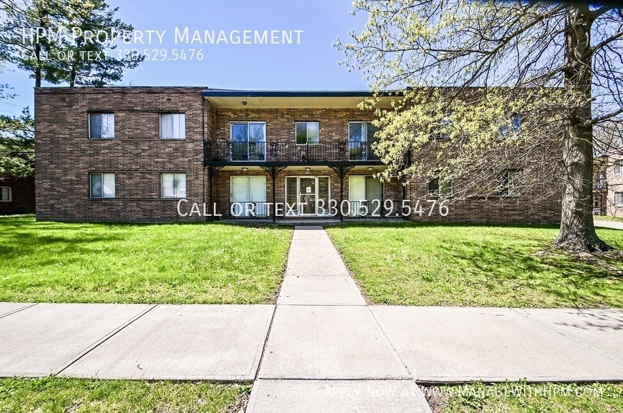 Foto principal - 842 S Green Rd