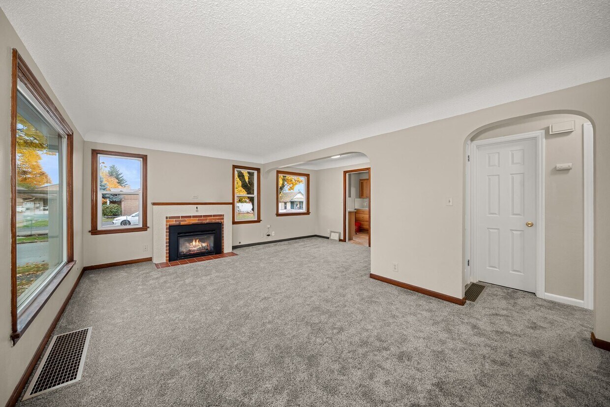 Primary Photo - Newly renovated 3bd 2bath Shadle Rancher M...