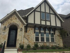 Building Photo - 1007 Midland Dr