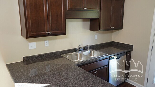 Foto del edificio - 6125 Humphreys Dr