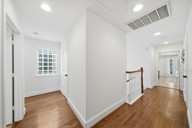 Building Photo - 1007 Kern St