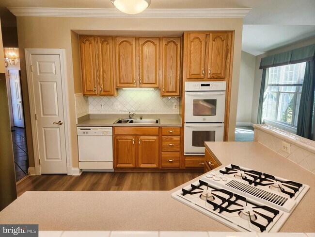 Foto del edificio - 7701 Stratfield Ln