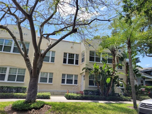 Foto del edificio - 260 15th Ave NE