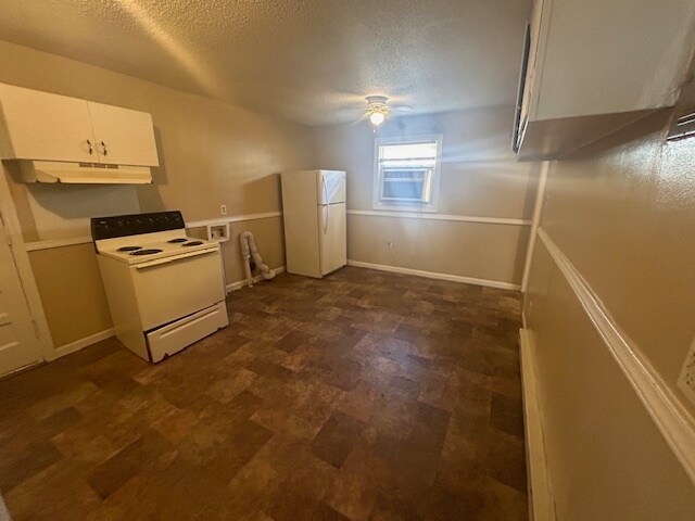 Building Photo - 2609 Textile Dr