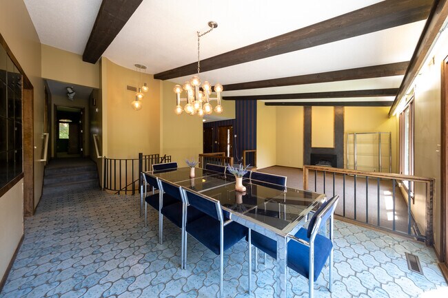 Foto del edificio - 4268 Churchill Cir