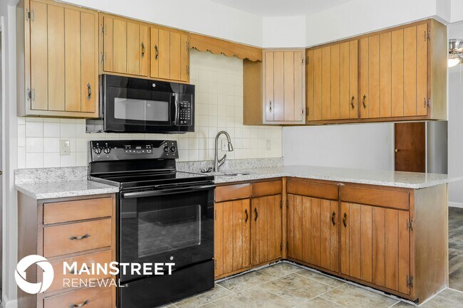 Building Photo - 13915 Invicta Dr