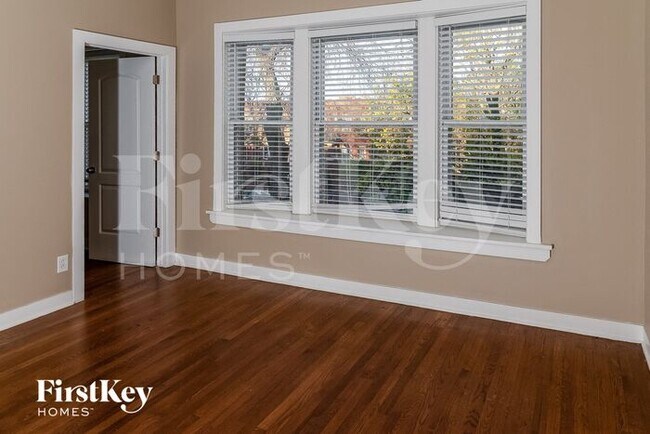 Foto del edificio - 3916 N Sawyer Ave