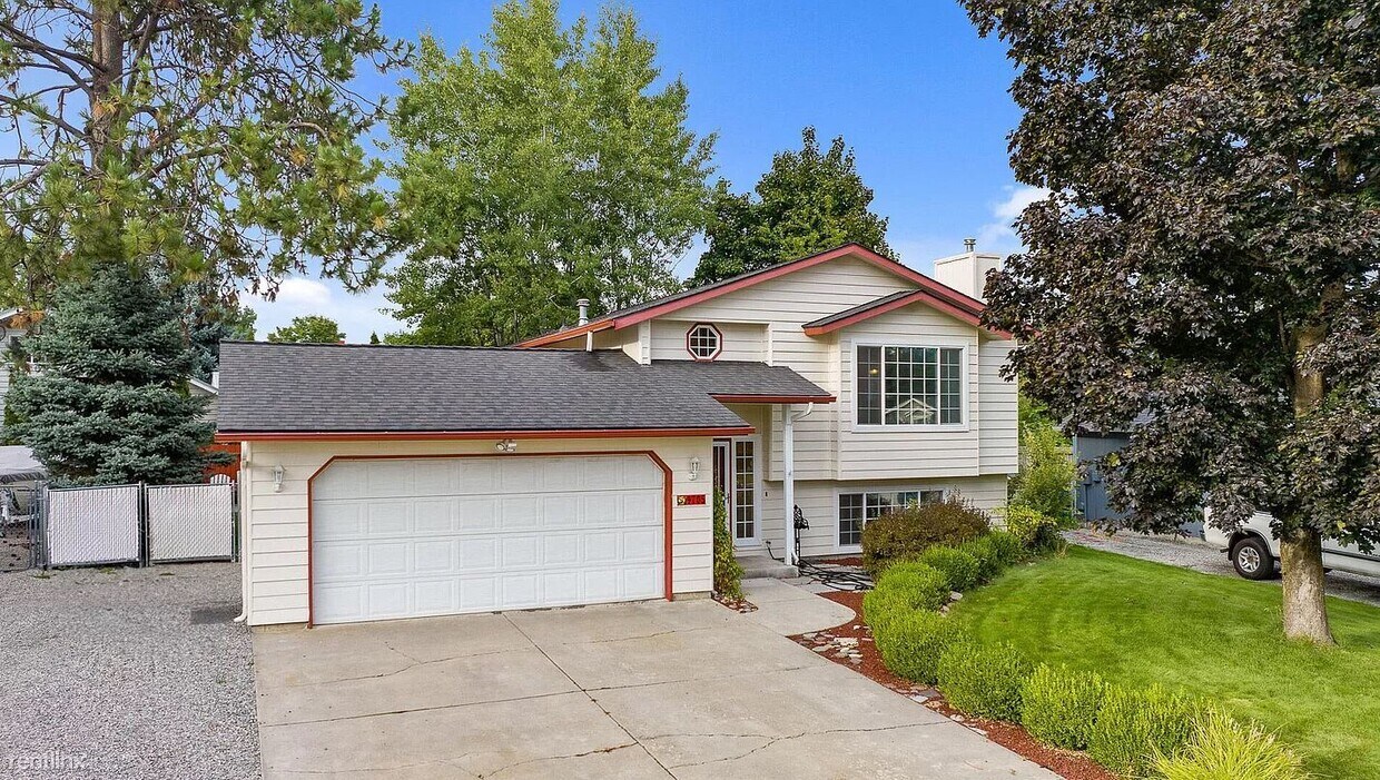 Primary Photo - 4 br, 2 bath House - 9705 North Ptarmigan ...