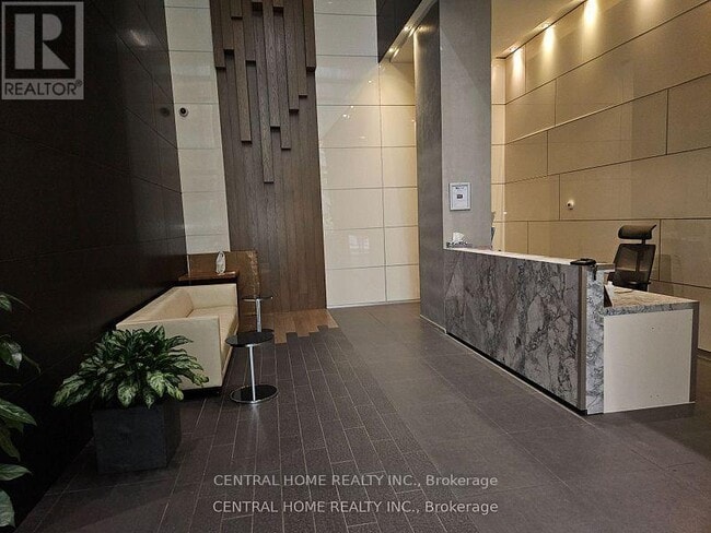 Building Photo - 15 Grenville St