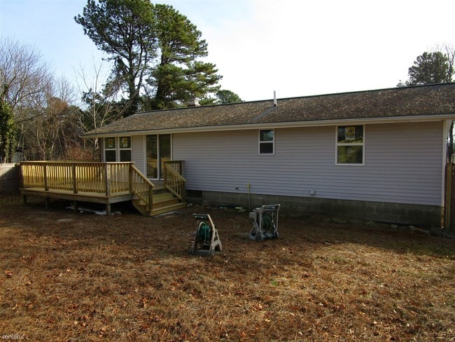 Building Photo - 3 br, 1 bath House - 3 Mallard Rd