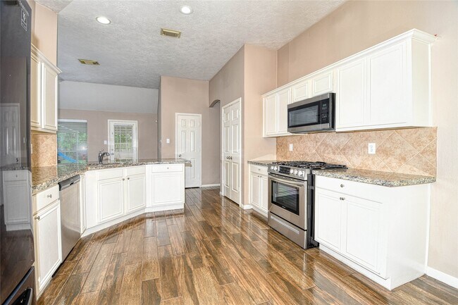 Building Photo - 25923 Marshbrook Ln