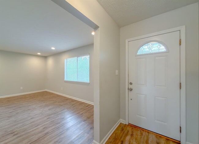 Building Photo - 3235 Springdale Dr