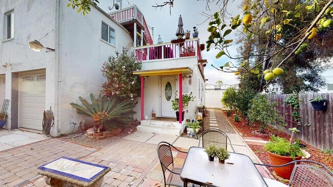 Building Photo - 3360 Garfield St