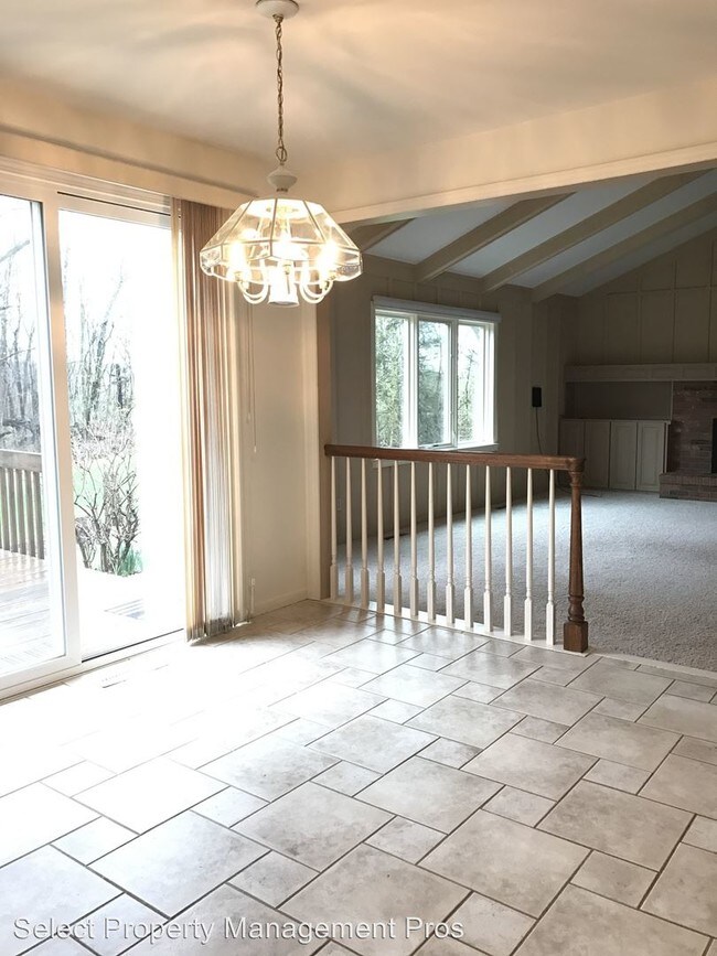 Foto del edificio - 15638 Auburn Rd