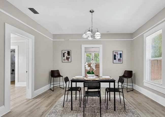 Building Photo - 5518 Alta St