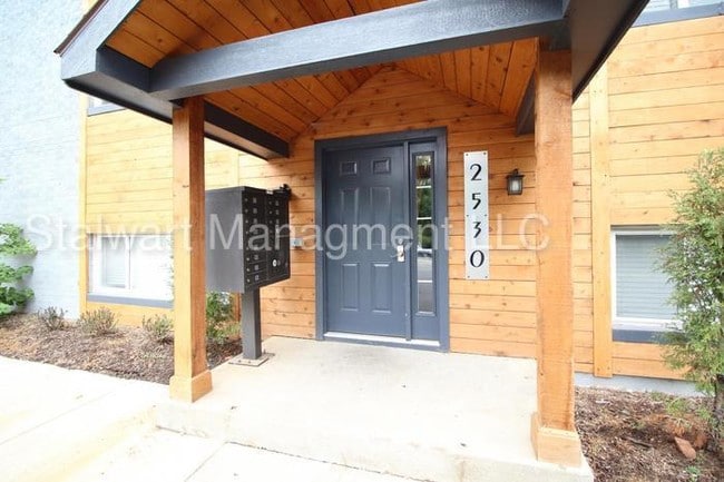 Building Photo - 2530 W 47th St