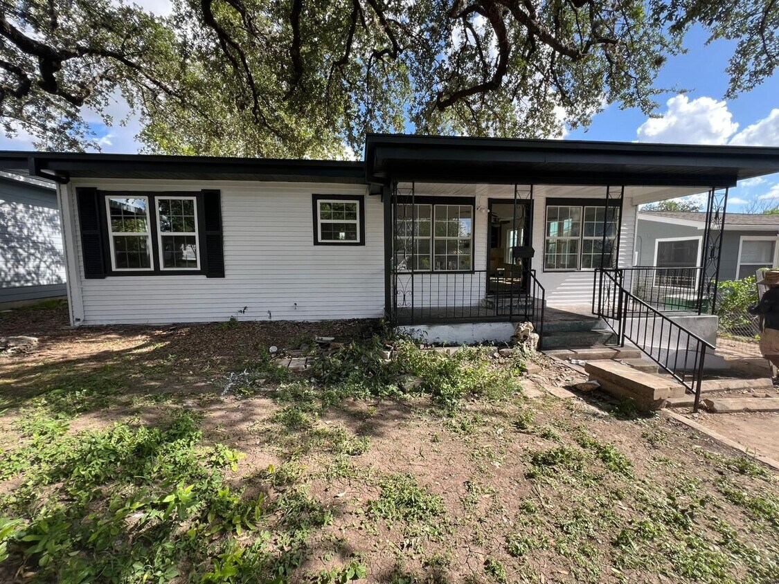 Foto principal - FOR RENT – 3 Bed / 1 Bath Home in San Anto...