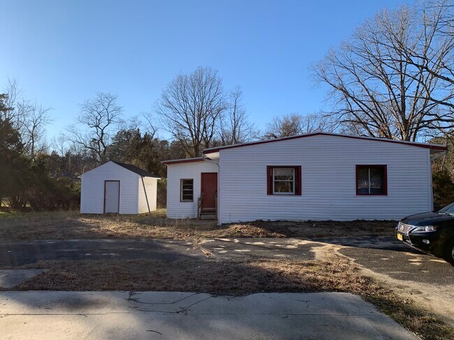 Building Photo - 2638 Winslow Rd