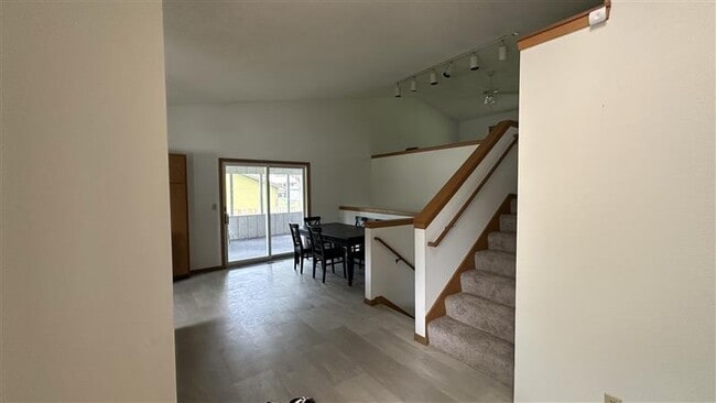 Building Photo - 1033 Sandusky Dr